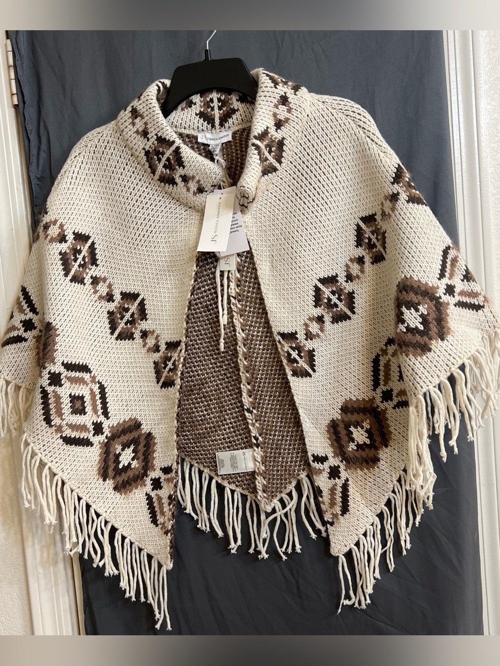 NWT Jessica Simpson Pretty Beige & Brown Aztec Knit Poncho with Fringe size L/XL